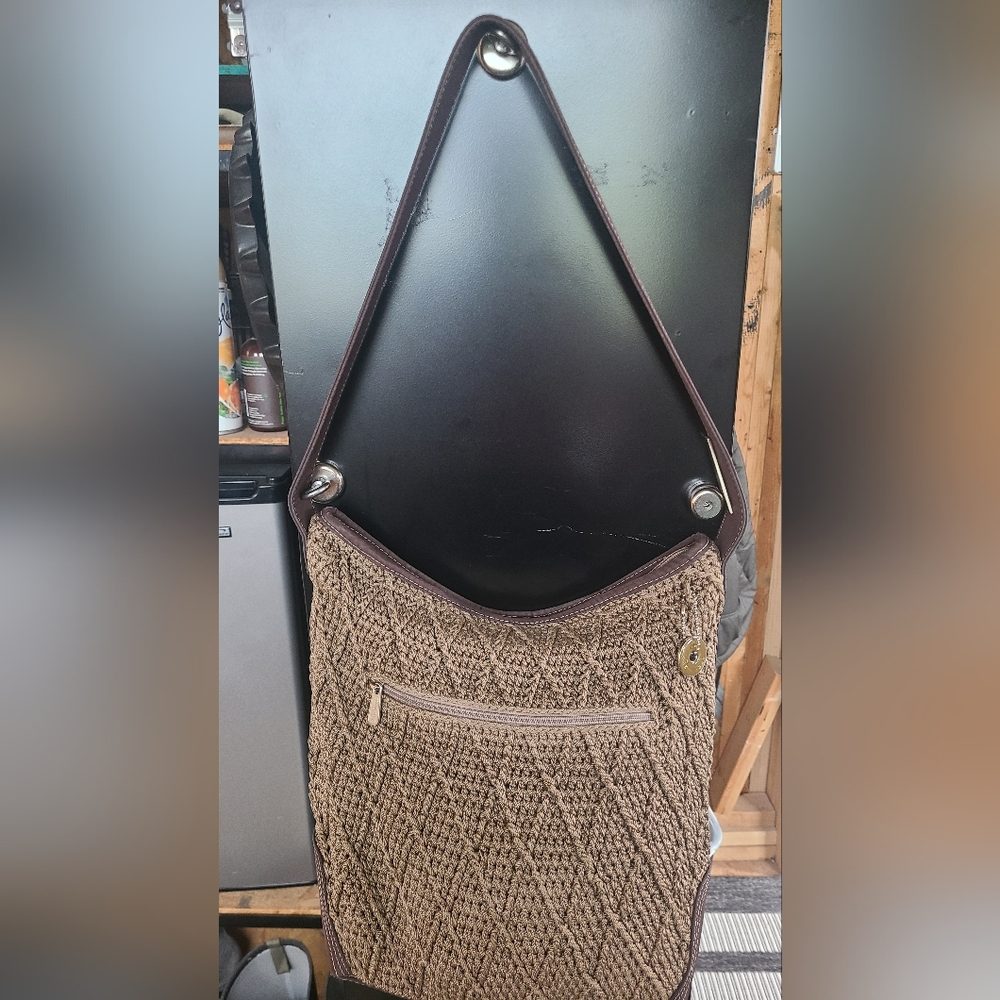 The Sak crochet hobo